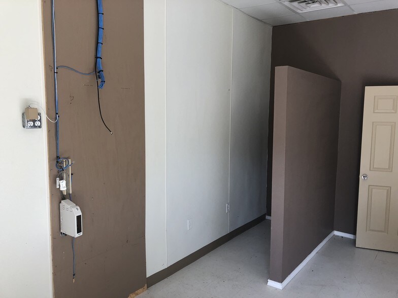 More Photos Of 2202 US Highway 380, Bridgeport Unknown For Lease