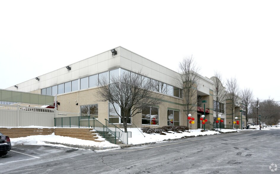 Primary Photo Of 2177 Oak Tree Rd, Edison Medical For Lease