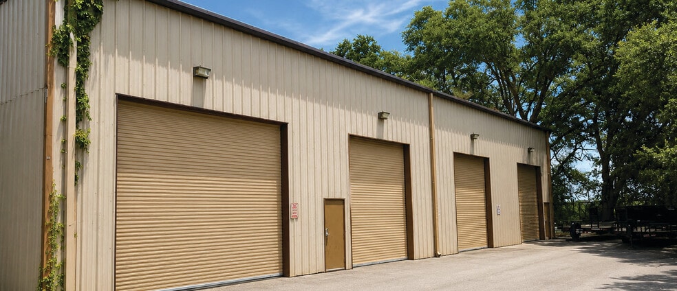 More Photos Of 4212 Hammond Dr, Winter Haven Warehouse For Sale