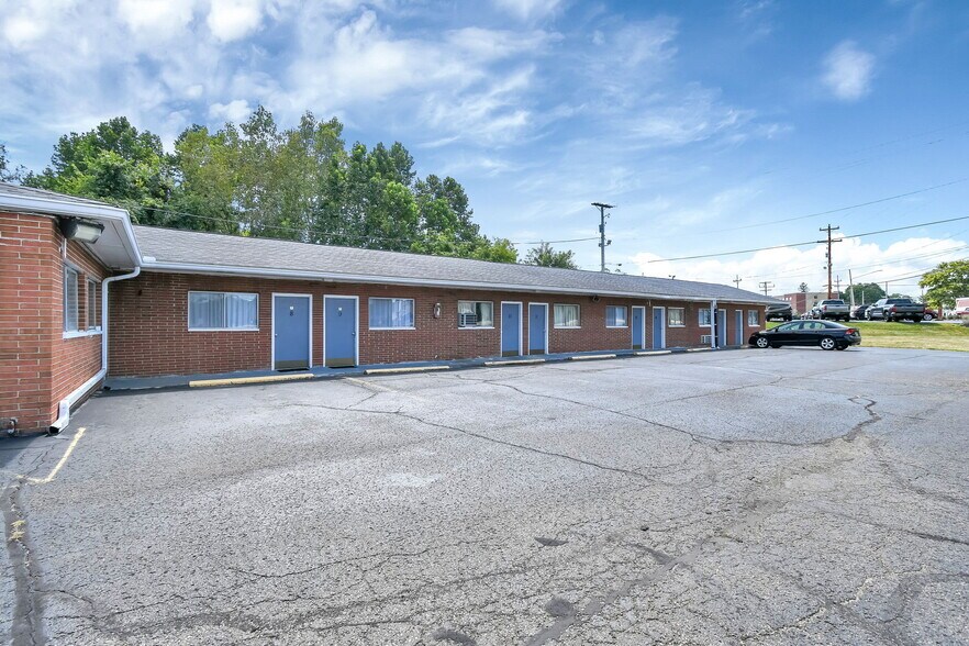 More Photos Of 1342 Hebron Rd, Heath Hotel For Sale