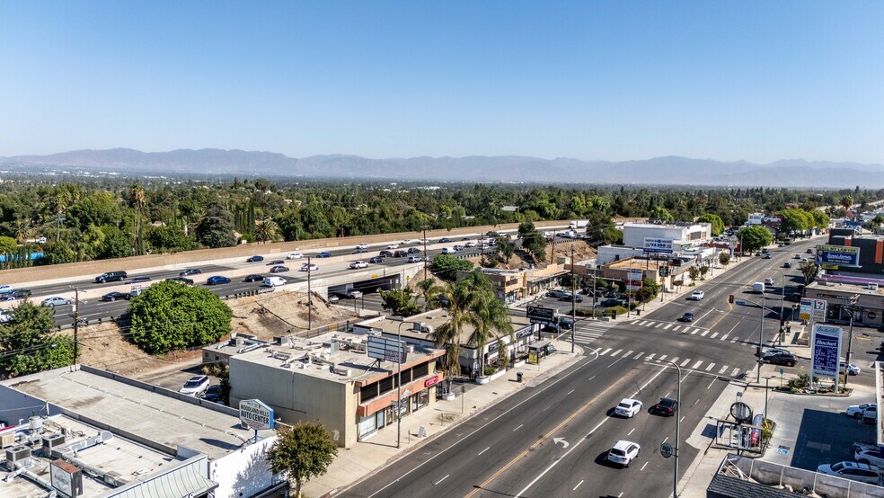 More Photos Of 19709 Ventura Blvd, Woodland Hills Office For Lease