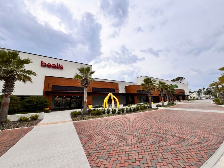 More Photos Of 500-580 Atlantic Blvd, Neptune Beach Storefront For Lease