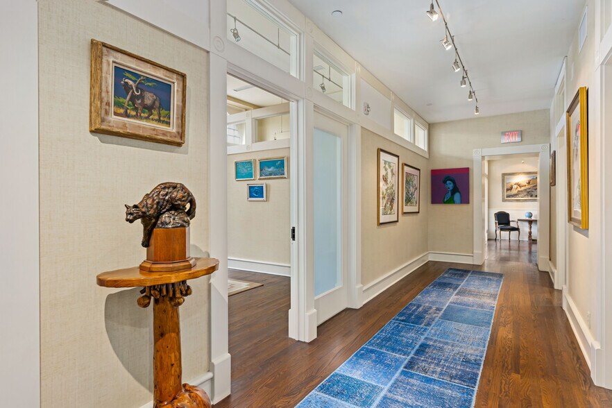 More Photos Of 309 E Commerce St, San Antonio Office For Lease