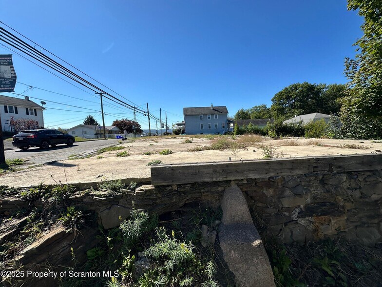 More Photos Of 433-439 Main Rd, Hanover Township General Retail For Sale