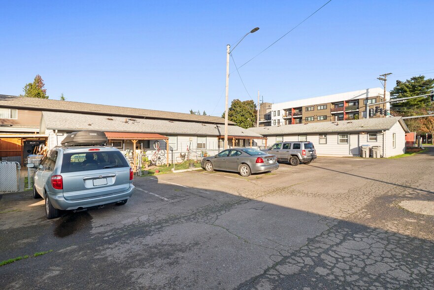 More Photos Of 12437 SW Hall Blvd, Tigard Apartments For Sale