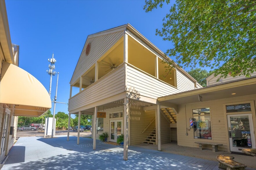 More Photos Of 913 Gulf Breeze Pky, Gulf Breeze Storefront Retail Office For Sale