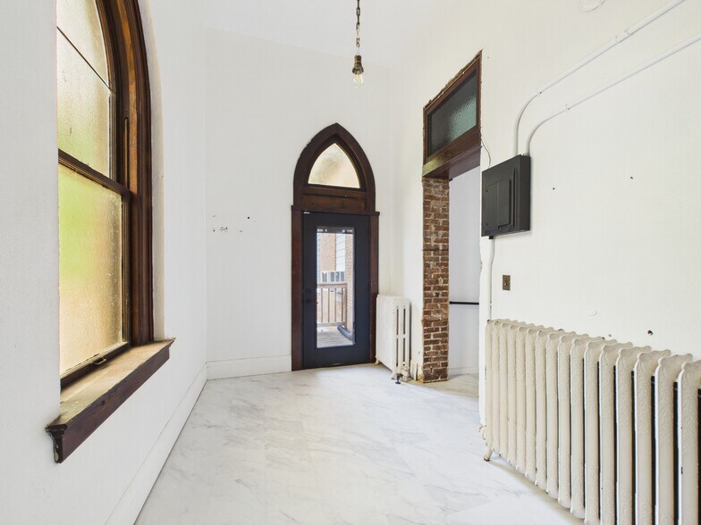 More Photos Of 220 E 6th St, Minden Office Residential For Sale
