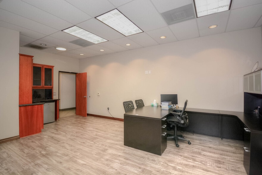More Photos Of 570 S State College Blvd, Fullerton Warehouse For Sale