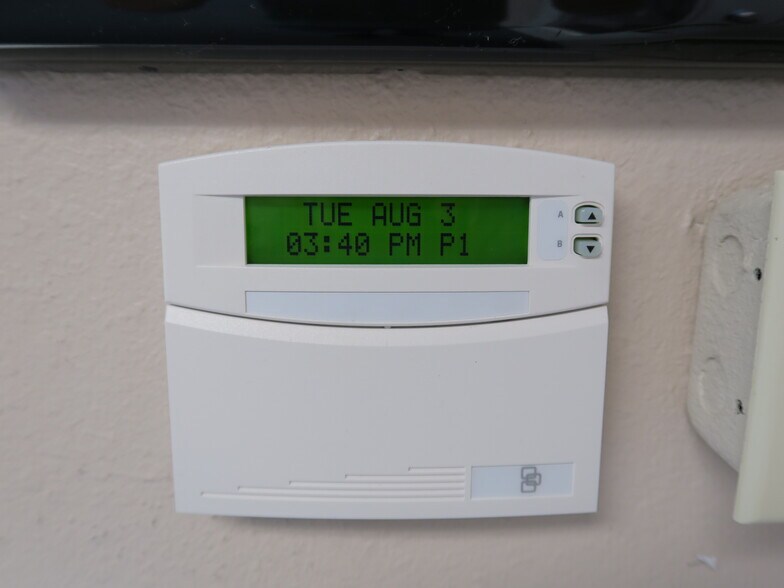 More Photos Of 5610-5613 Southwest Fwy, Houston Flex For Lease