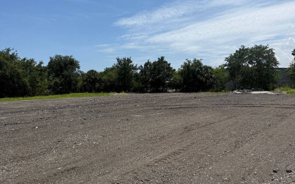 More Photos Of 825 8th St, Vero Beach Warehouse For Sale