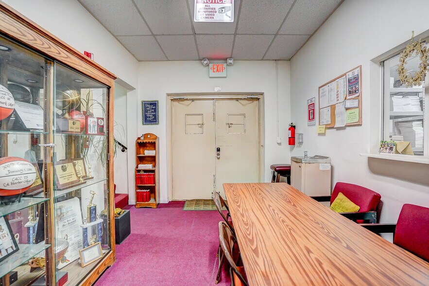 More Photos Of 950 S Central Ave, Compton Schools For Sale