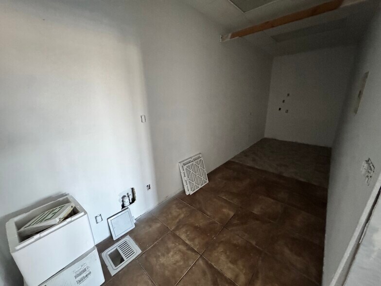 More Photos Of 19341 Bear Valley Rd, Apple Valley Medical For Lease