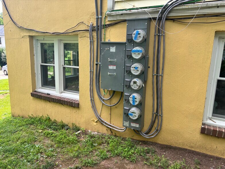 More Photos Of 711 Gladstone Ave, Baltimore Apartments For Sale
