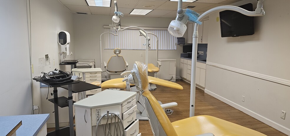 More Photos Of 1708 N Federal Hwy, Lake Worth Medical For Lease