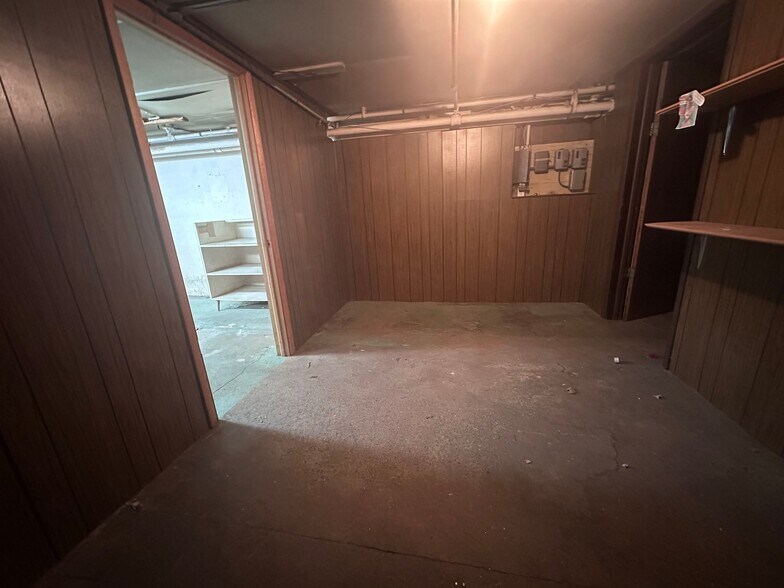 More Photos Of 207 E Front St, Traverse City General Retail For Sale