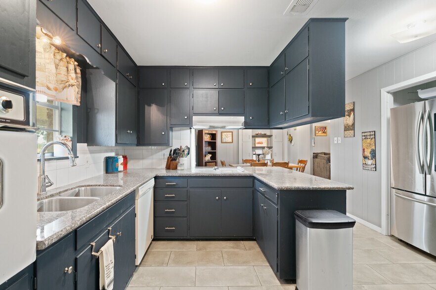 More Photos Of 2555 Straznicky Rd, Beasley Flex For Sale