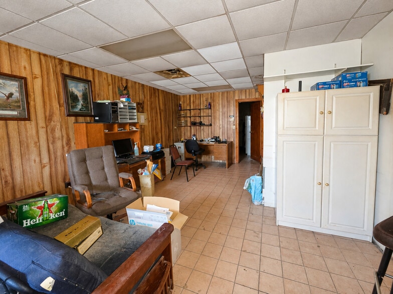 More Photos Of 3356 147th st, Midlothian Restaurant For Sale
