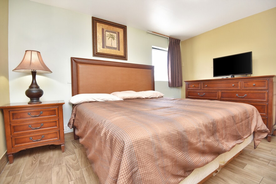 More Photos Of 808 S Atlantic Ave, Daytona Beach Hospitality For Sale