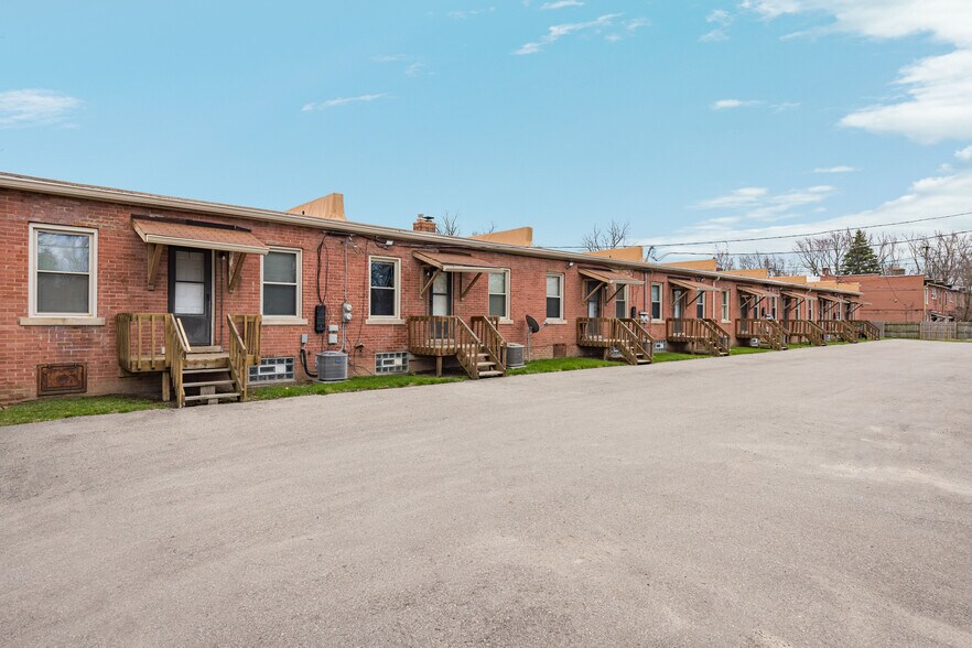 More Photos Of 51 Spokane Dr, Pontiac Apartments For Sale