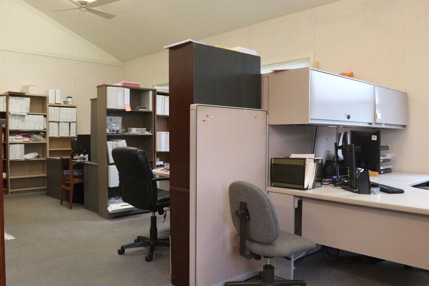 More Photos Of 611 NW 60th St, Gainesville Office For Sale