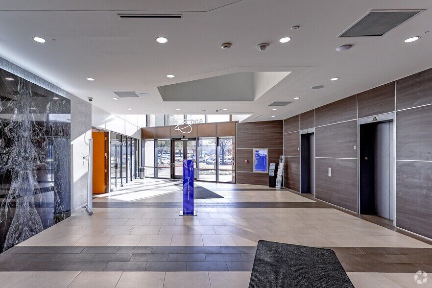 More Photos Of 600 Six Flags Dr, Arlington Office For Lease