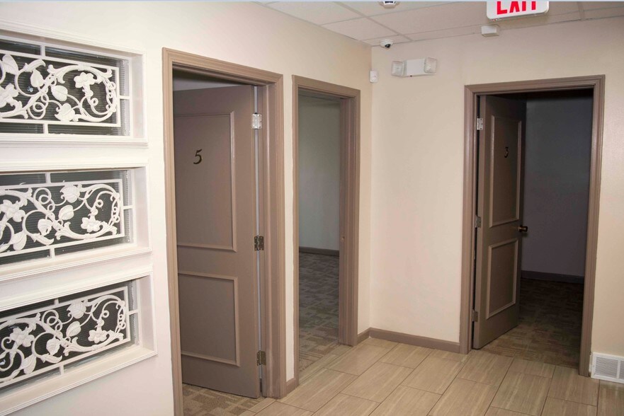 More Photos Of 18040 James Couzens Fwy, Detroit Office For Lease