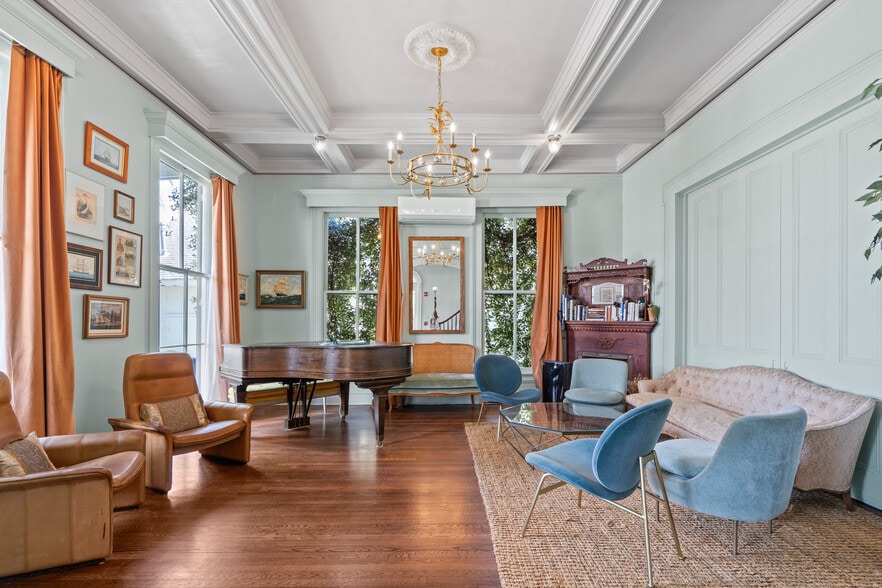 More Photos Of 1103 33rd St, Galveston Hotel For Sale