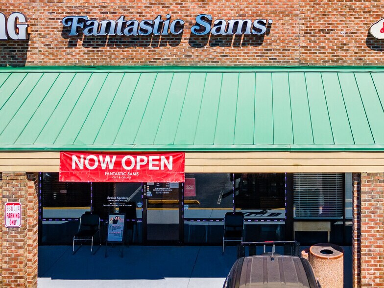 More Photos Of 33821-33983 US Highway 19 N, Palm Harbor Unknown For Lease