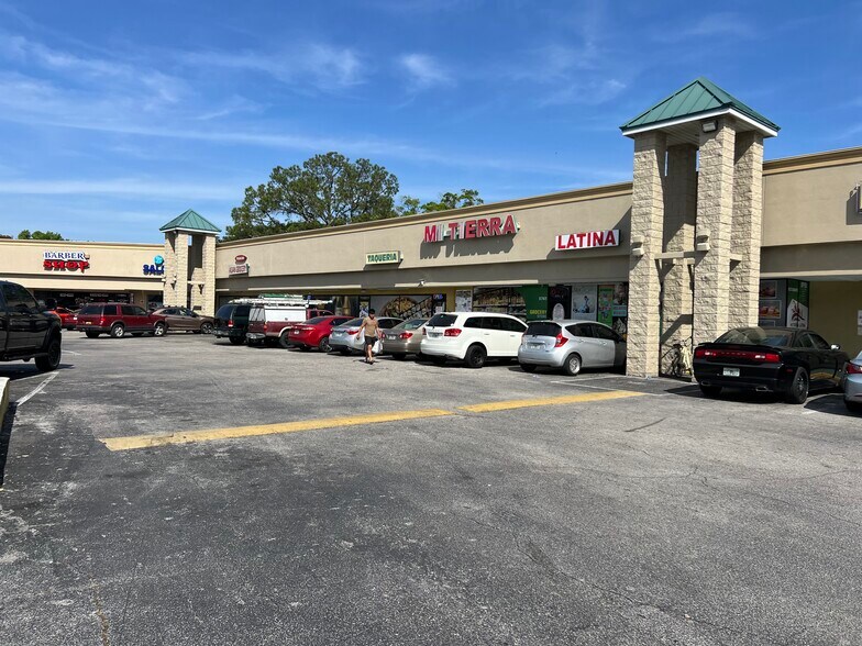 More Photos Of 5745-5759 Beney Rd, Jacksonville Unknown For Lease