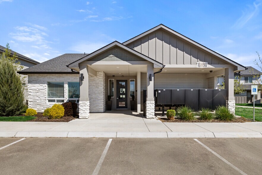 More Photos Of 10890 Blue River Ln, Nampa Apartments For Sale