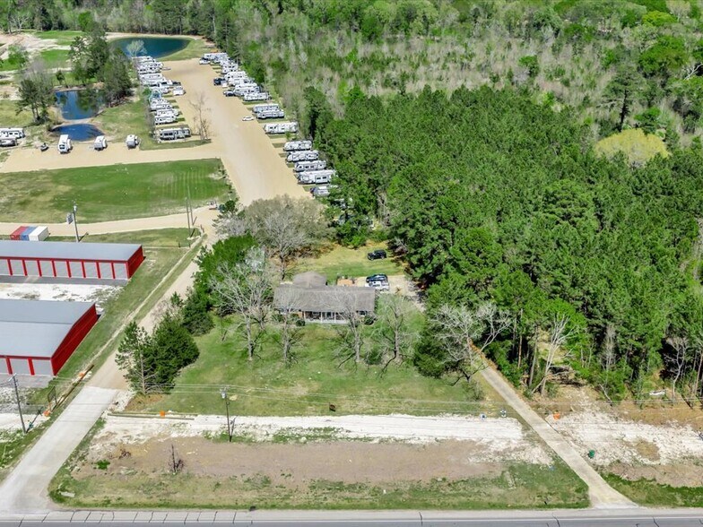 More Photos Of 9021 S US Highway 69, Huntington Flex For Sale