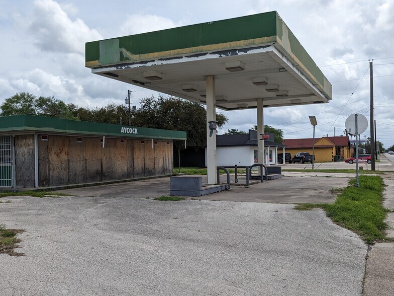 More Photos Of 118 S Cameron St, Alice Convenience Store For Sale