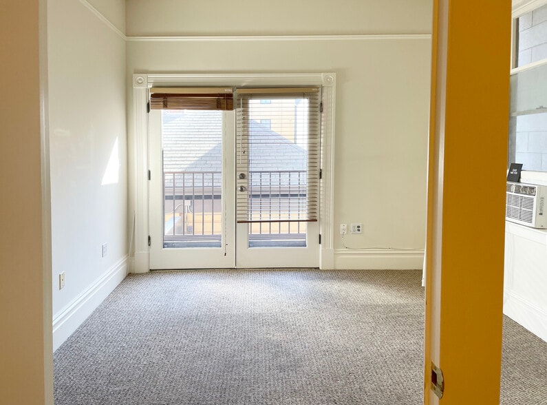 More Photos Of 1952-1958 University Ave, Berkeley Unknown For Lease