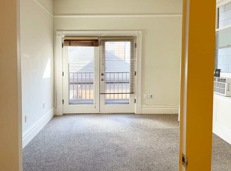 More Photos Of 1958B University Ave, Berkeley Freestanding For Lease