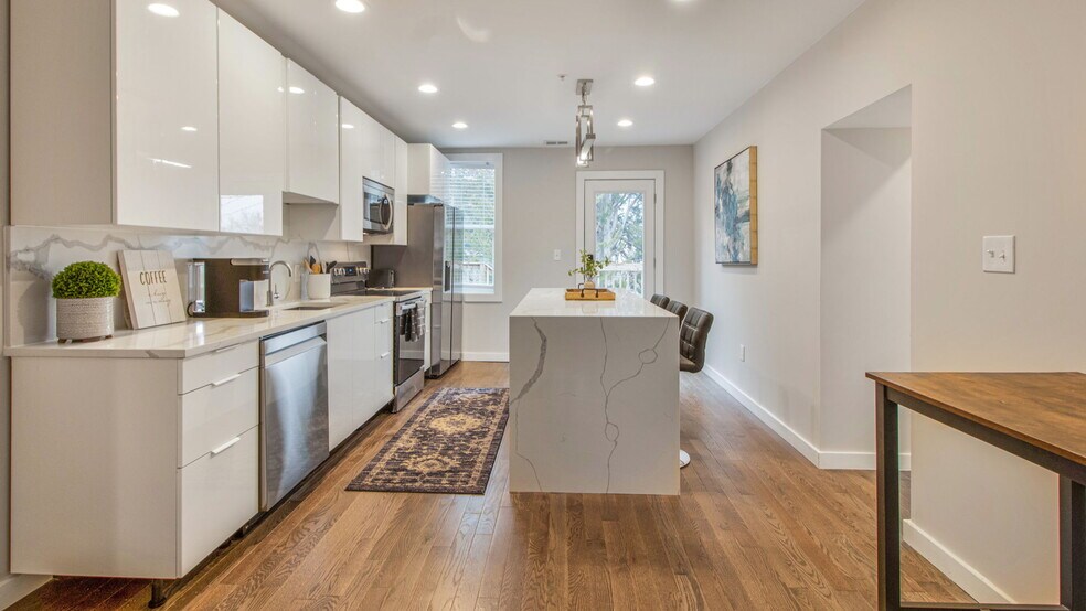 More Photos Of 1414 Pennsylvania Ave SE, Washington Apartments For Sale