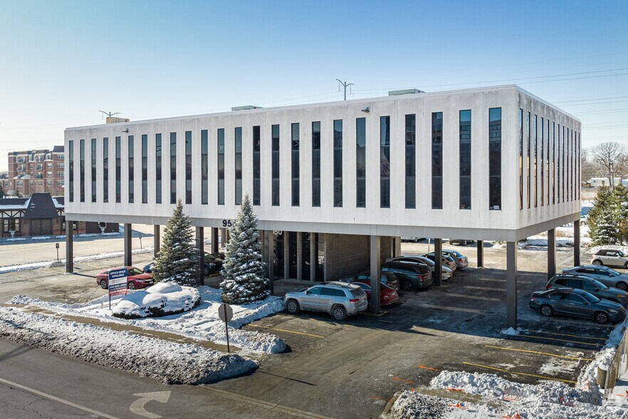 More Photos Of 950 Skokie Blvd, Northbrook Office For Lease