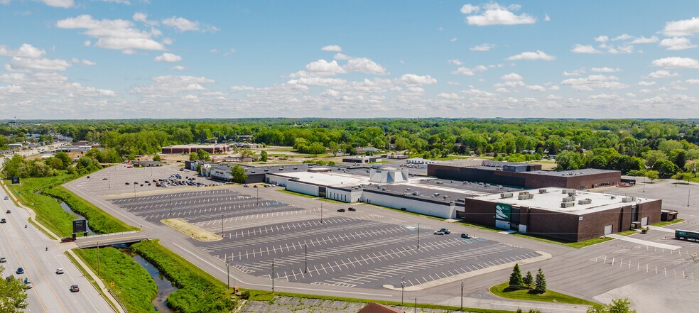 More Photos Of 3701 S Main St, Elkhart Warehouse For Lease