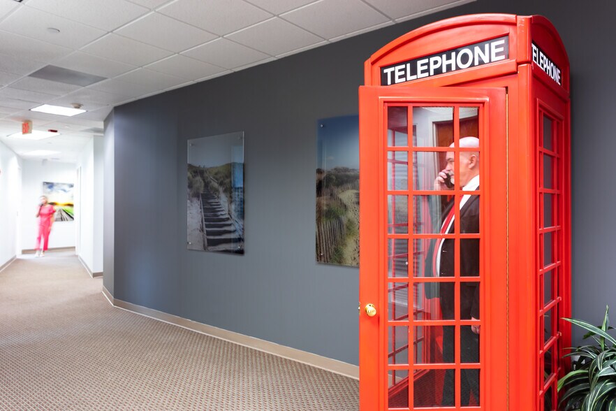 More Photos Of 8200 NW 41st St, Miami Office For Lease