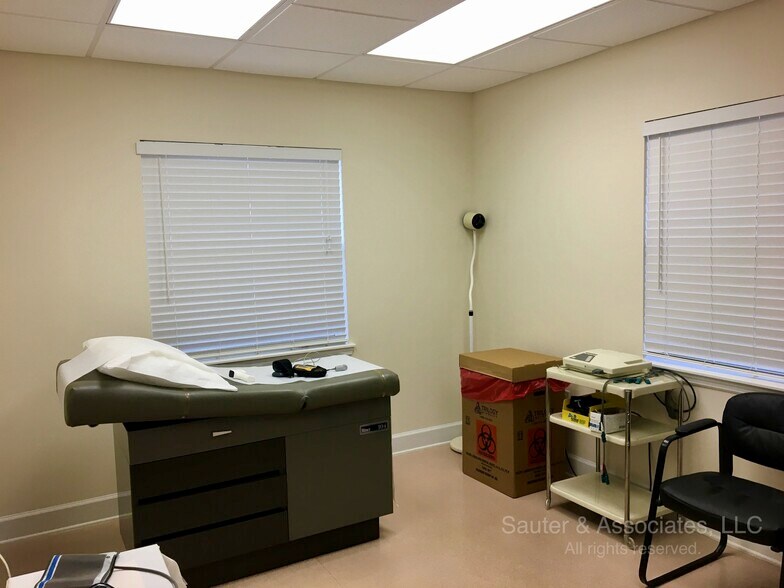 More Photos Of 7000 54th Ave N, Saint Petersburg Storefront Retail Office For Lease