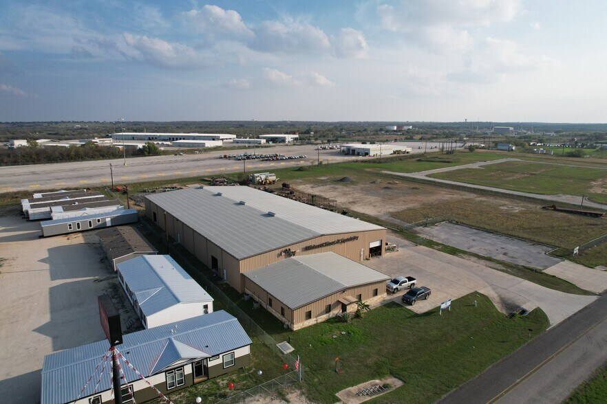 More Photos Of 19940 I-37, Elmendorf Warehouse For Sale