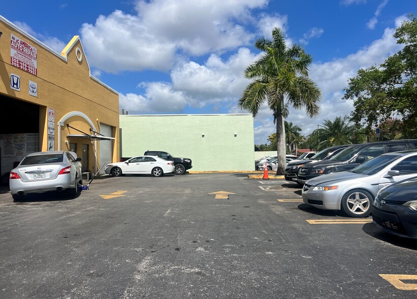 Primary Photo Of 238 NW 9th Ave, Homestead Warehouse For Sale