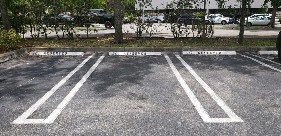 More Photos Of 6500 Cow Pen Rd, Miami Lakes Office For Lease