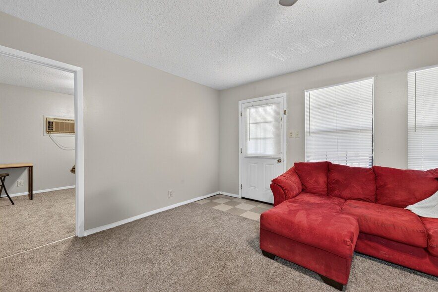 More Photos Of 505 Bub Hayner Rd, Karnack Apartments For Sale