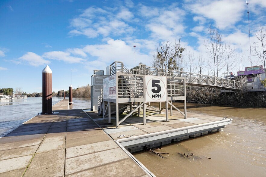 More Photos Of 14144 Market St, Walnut Grove Storefront For Sale