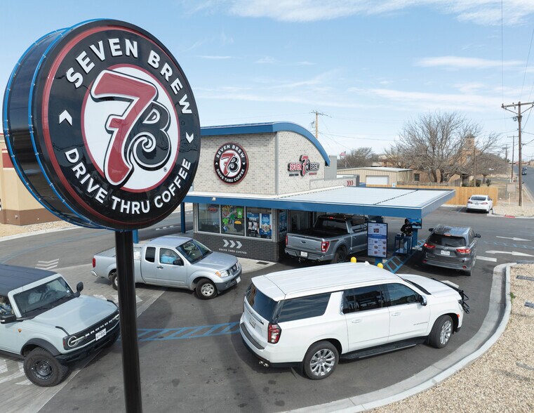Primary Photo Of 323 E Highway 114, Levelland Fast Food For Sale