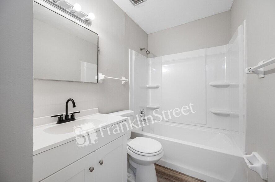 More Photos Of 1852 Golf View Ave, Fort Myers Apartments For Sale