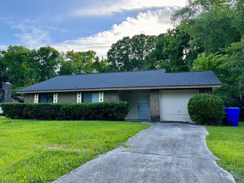 More Photos Of 1141 Bonnie Ln, Mount Pleasant Apartments For Sale