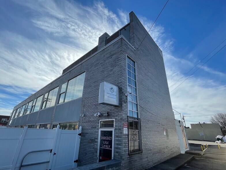More Photos Of 7034-7048 Castor Ave, Philadelphia Coworking Space
