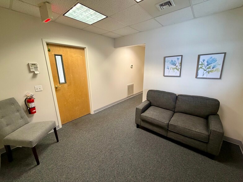 More Photos Of 277 Tompkins St, Cortland Office For Lease