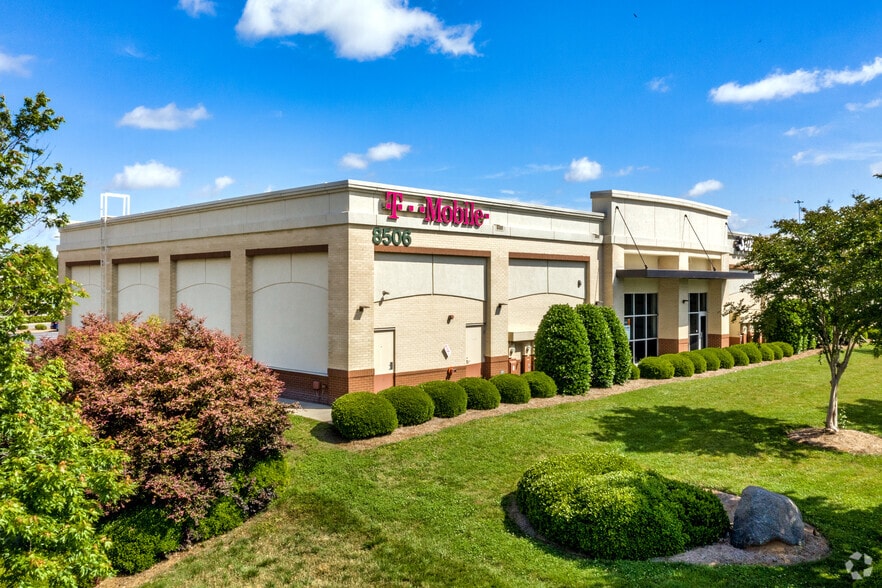 More Photos Of 8506 S Tryon St, Charlotte Freestanding For Lease